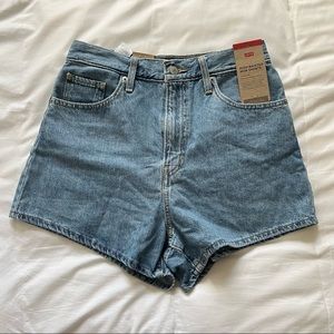 Levi’s brand new mom shorts